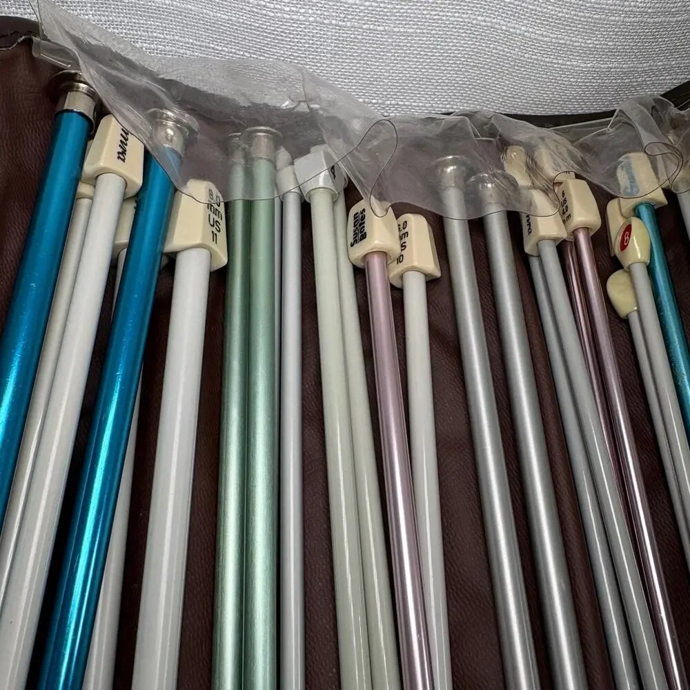 Lg Lot Of Knitting Needles And Vintage GrannyCore Floral Fabric Knitting Case